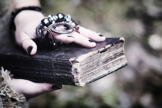 คาถาแม่มด